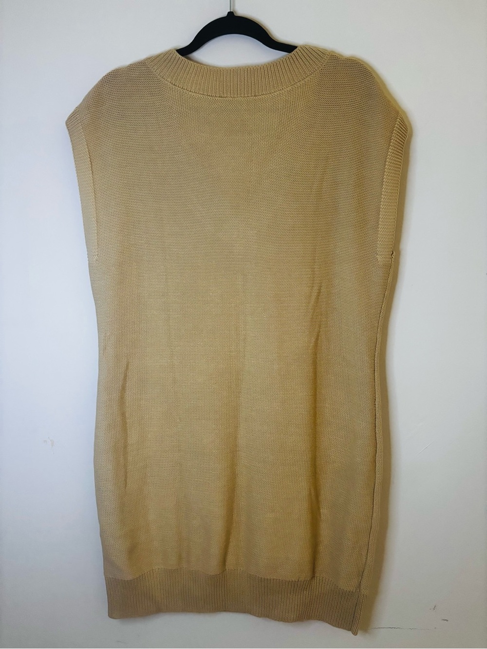 XL NWT AND NOW THIS BRAND - Sleeveless V-Neck Cable-Knit Sweater Vest in Tan - Picture 3 of 5